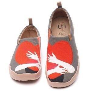 UIN warm heart Toledo comfy lightweight canvas shoes women’s Size 8.5